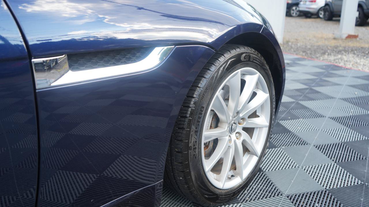 Used 2014 Jaguar F-TYPE Convertible RWD image 37