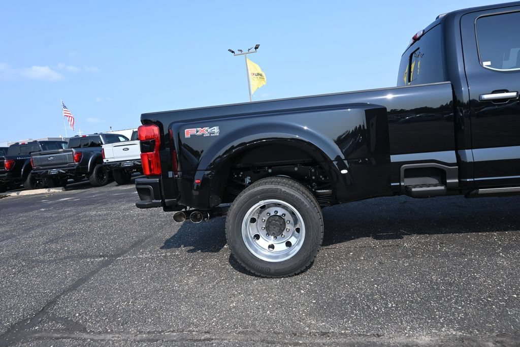 New 2026 Ford F450 Platinum w/ Platinum Plus Package AWD/4WD image 17