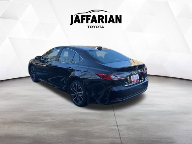 Used 2025 Toyota Camry Hybrid image 5