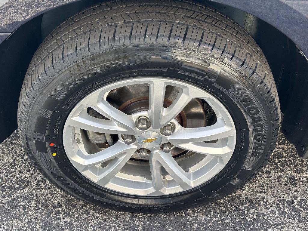 Used 2017 Chevrolet Equinox LT image 4