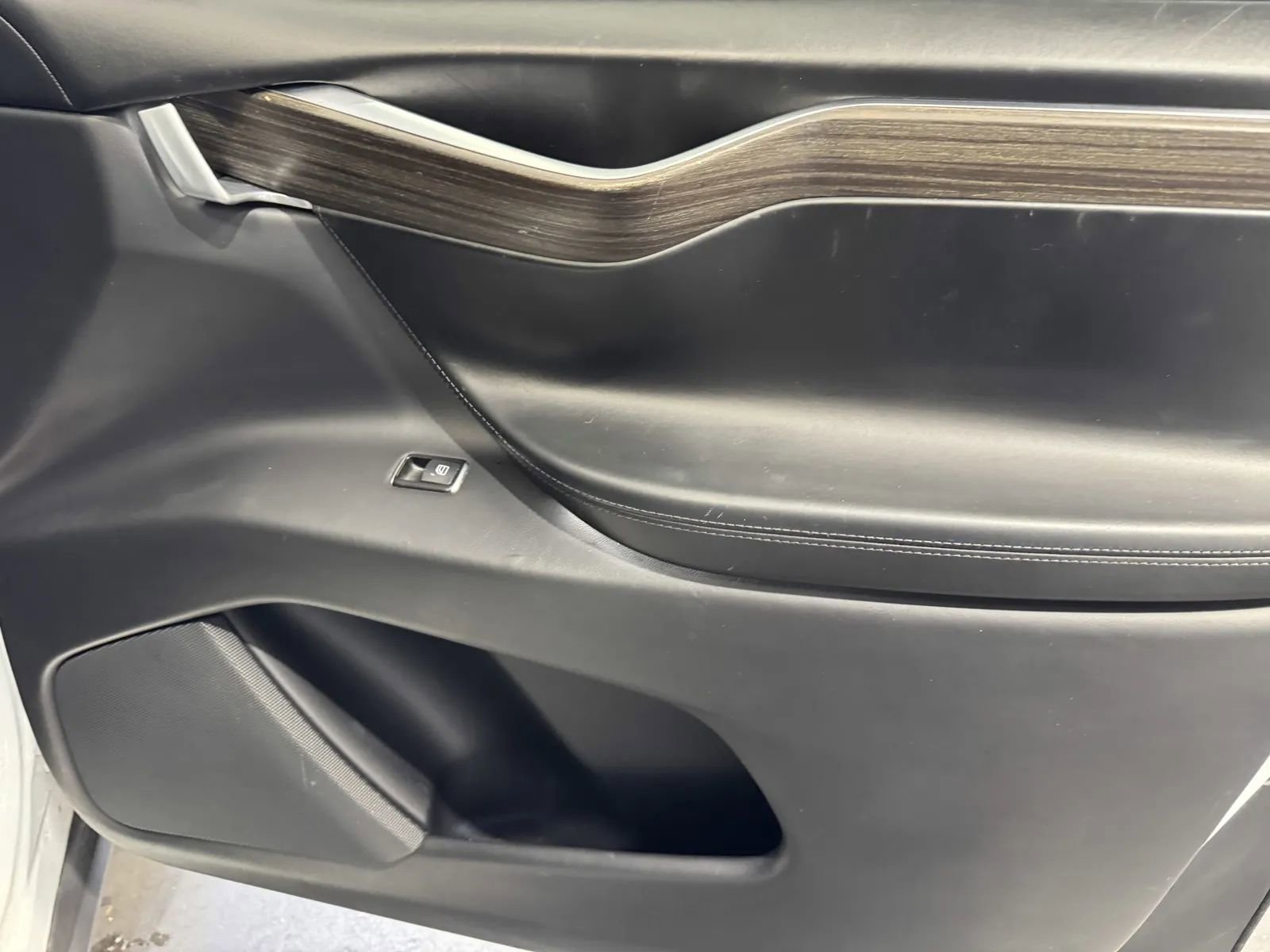 Used 2016 Tesla Model X 90D image 7
