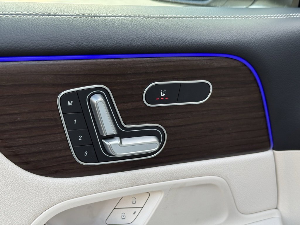 New 2026 Mercedes-Benz GLB 250 image 4