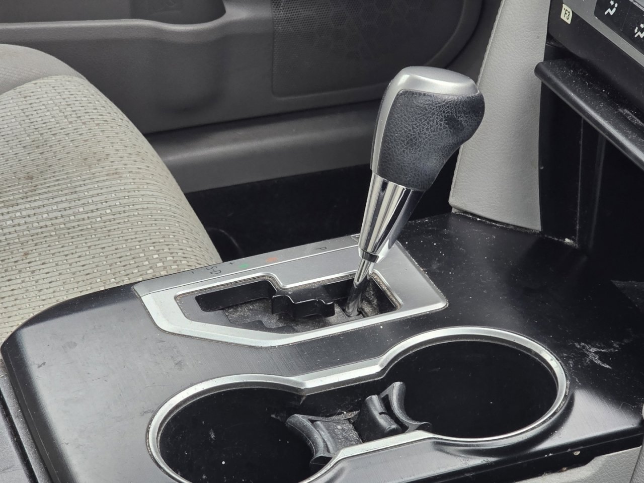 Used 2014 Toyota Camry LE image 14