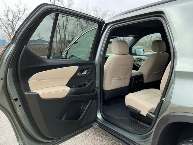 Used 2023 Chevrolet Traverse LT image 16