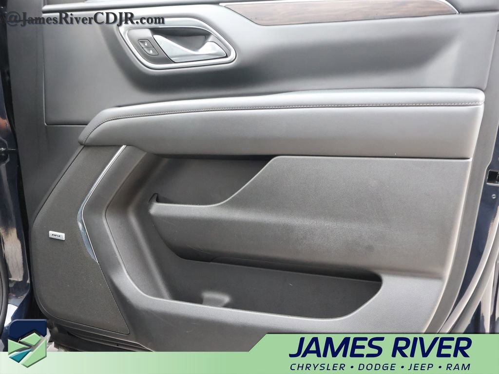 Used 2024 Chevrolet Suburban LT image 8
