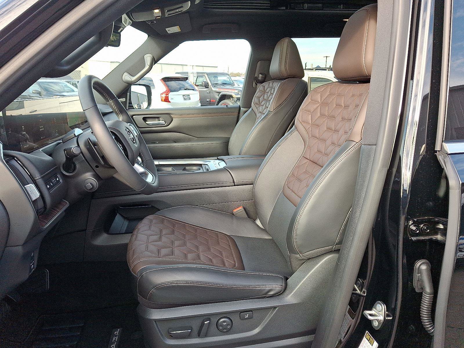 Used 2025 Nissan Armada Platinum Reserve w/ Convenience Package image 14