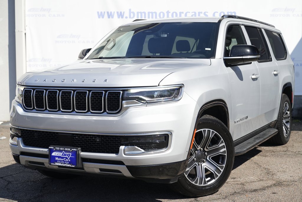 Used 2023 Jeep Wagoneer L Series II image 2