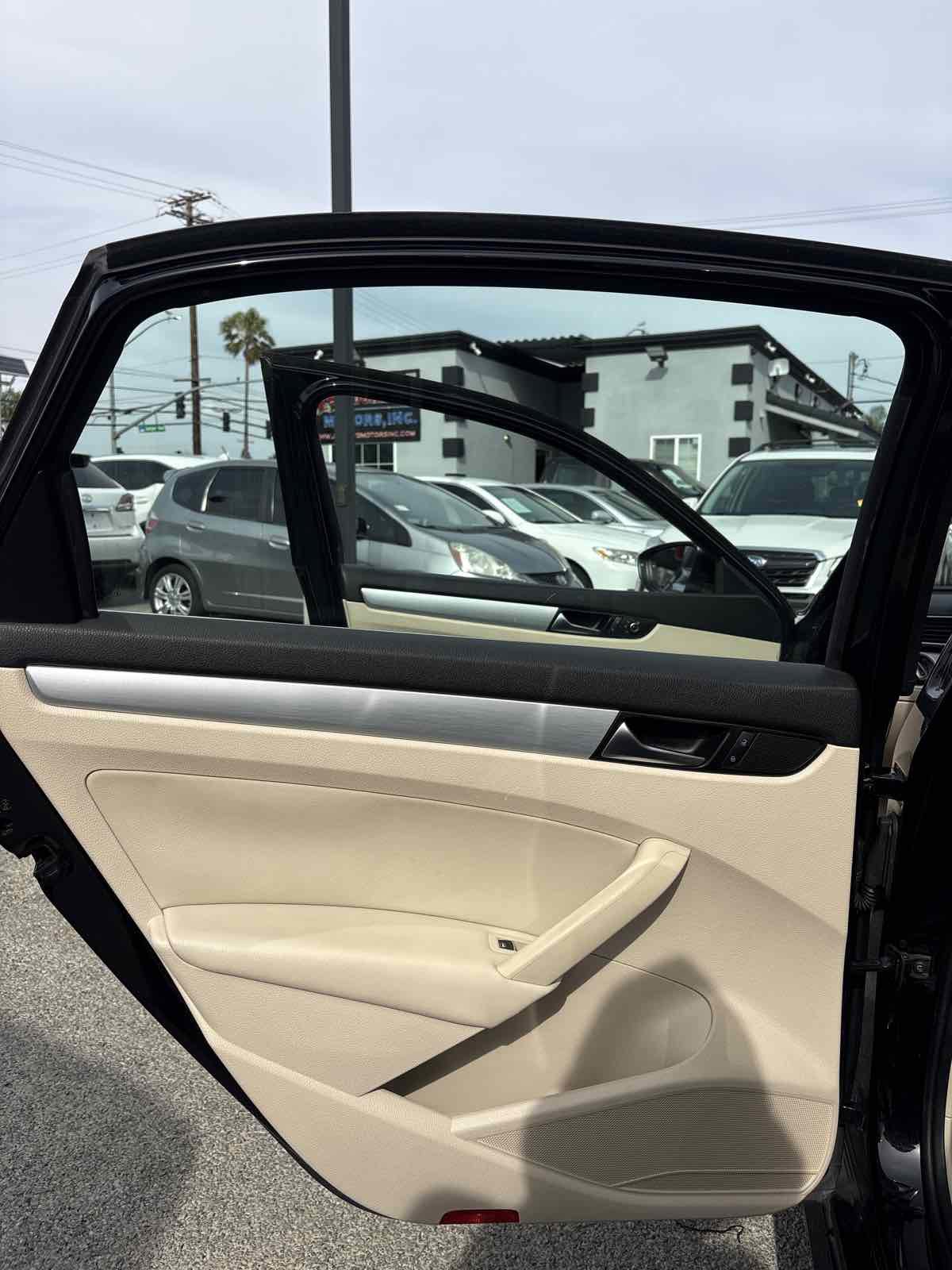 Used 2012 Volkswagen Passat 2.5 SE image 8