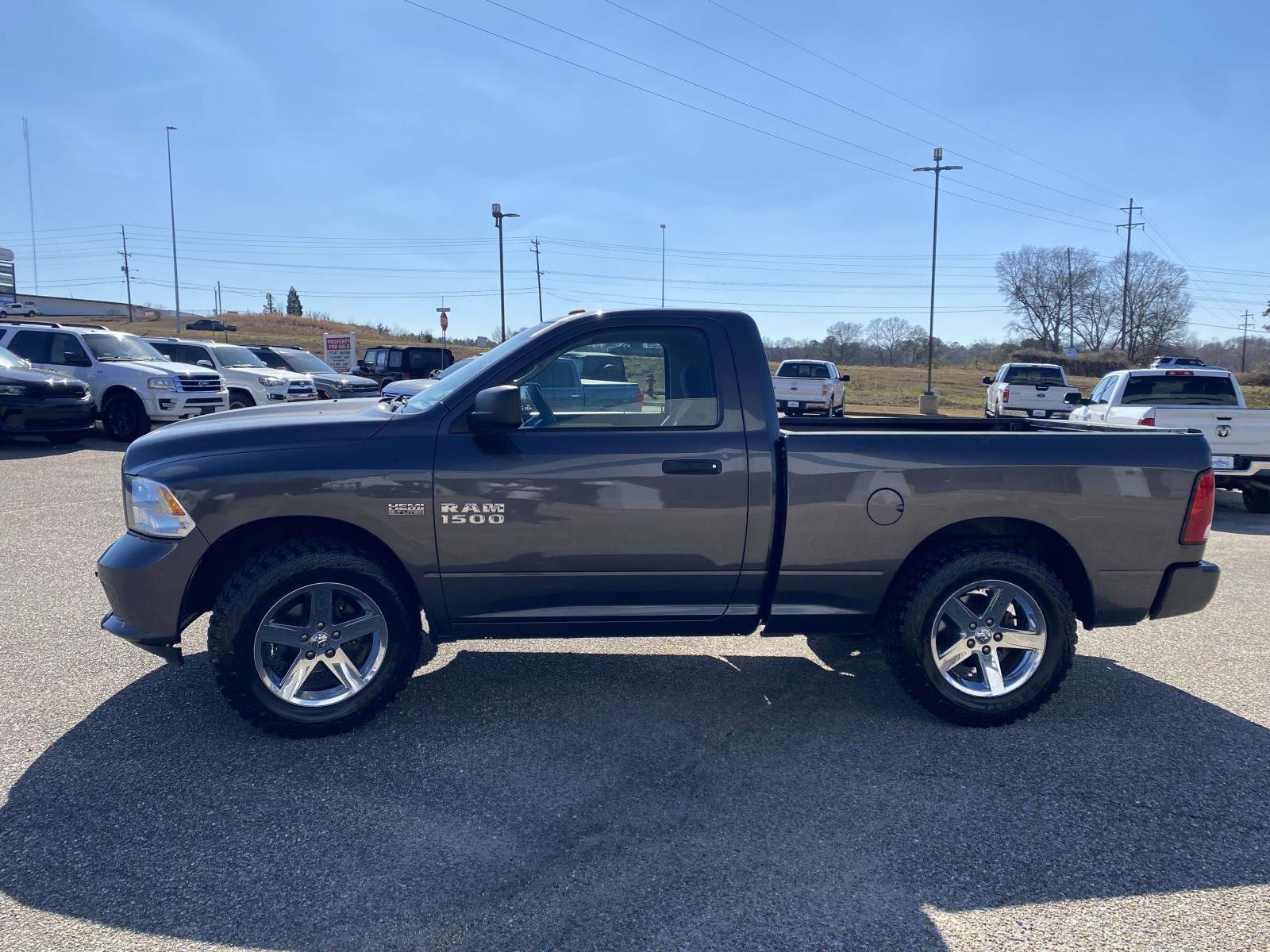 Used 2017 RAM 1500 Express image 4