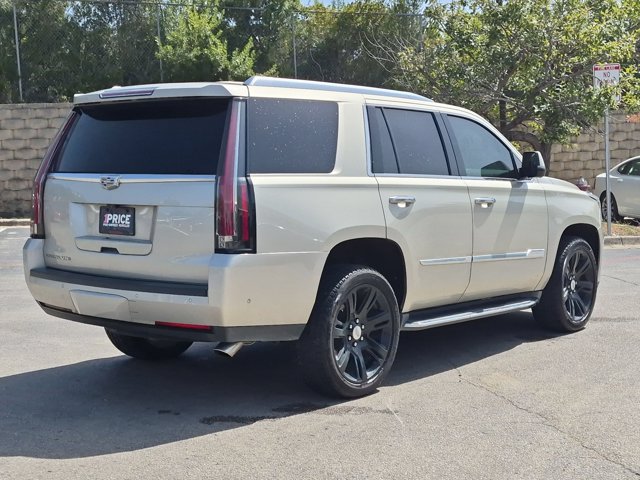 Used 2017 Cadillac Escalade Luxury RWD image 5