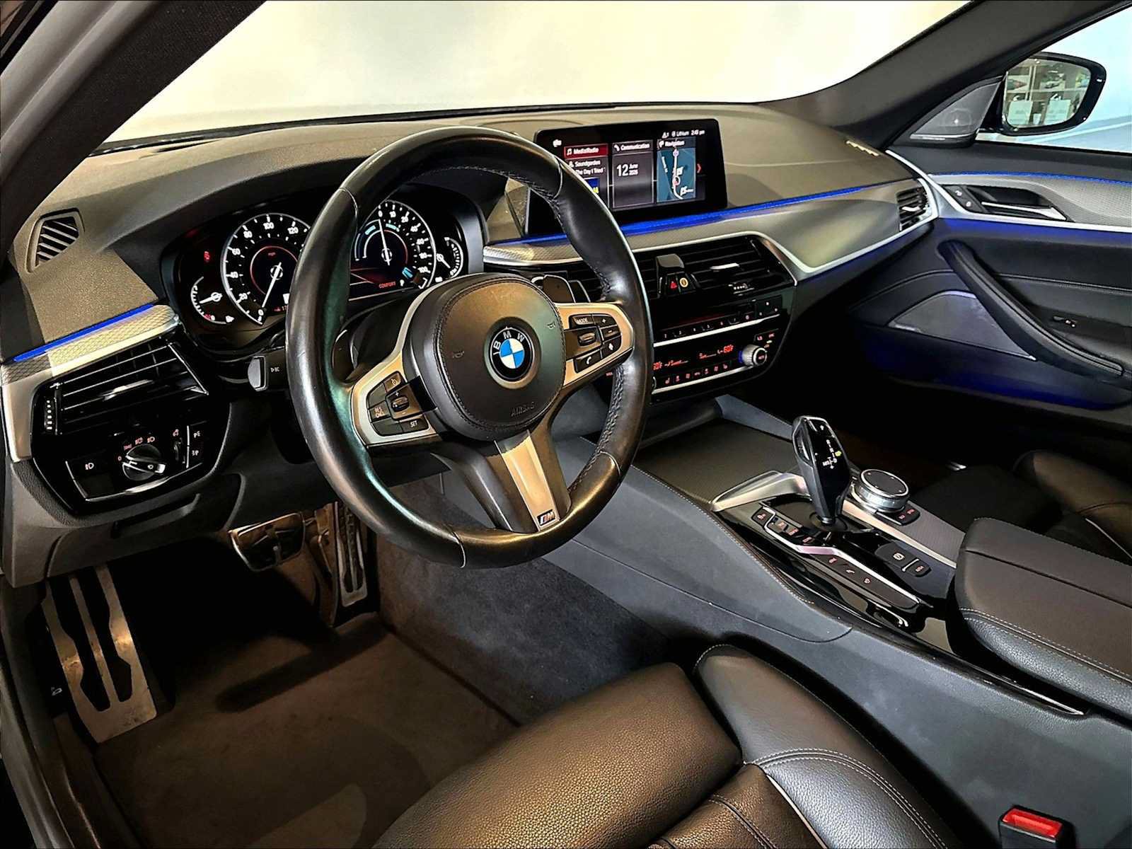 Used 2019 BMW 530e w/ M Sport Package RWD image 7