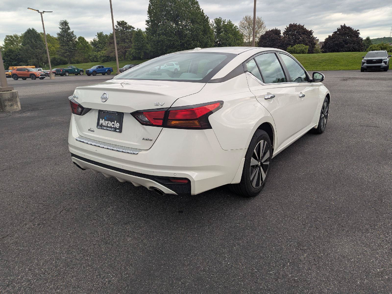 Used 2021 Nissan Altima 2.5 SV w/ SV Premium Package AWD/4WD image 8