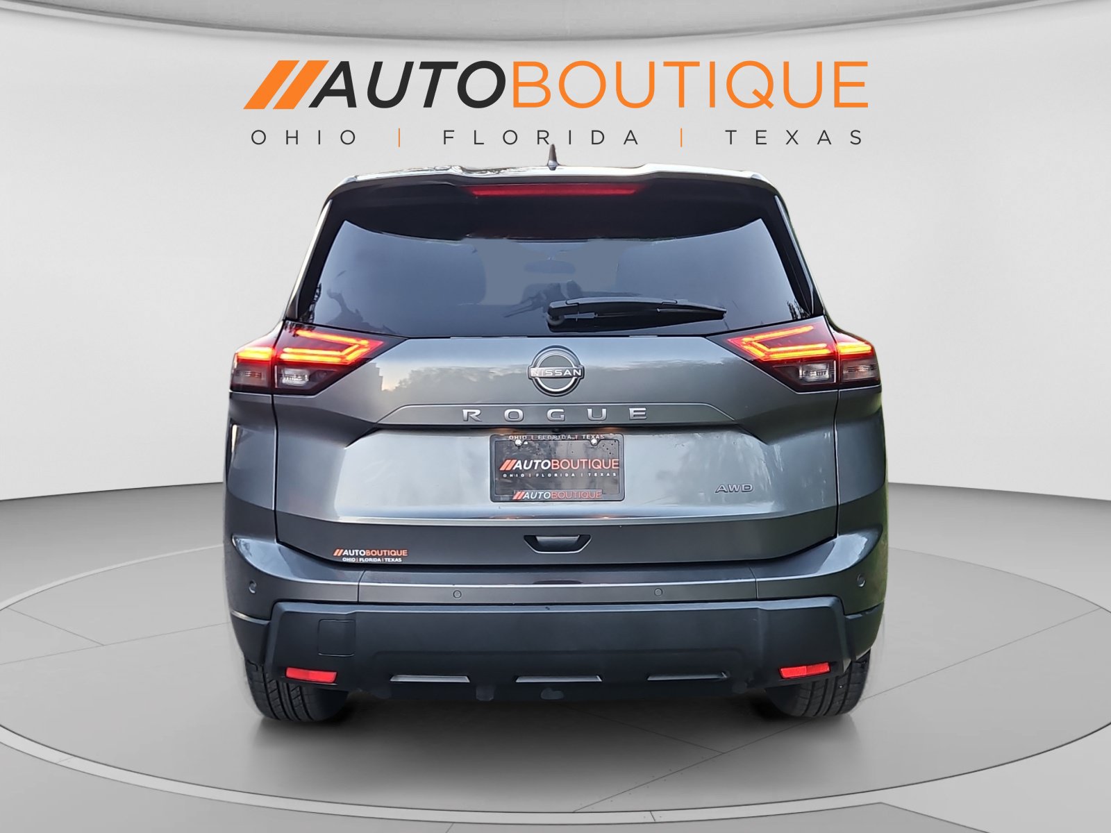 Used 2025 Nissan Rogue SV AWD/4WD image 4