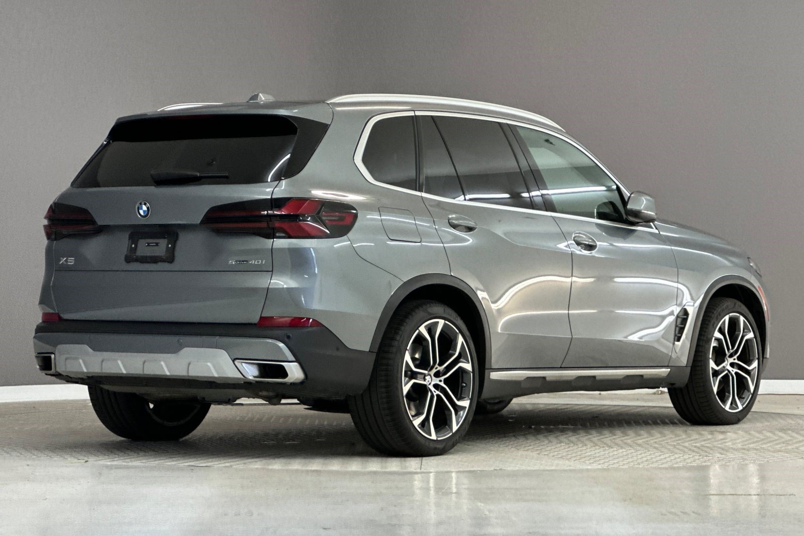 Used 2026 BMW X5 sDrive40i w/ Parking Assistance Package RWD image 8