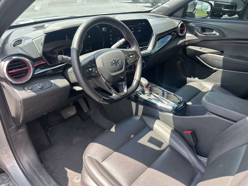 Used 2024 Chevrolet Trax RS w/ Driver Confidence Package FWD image 20