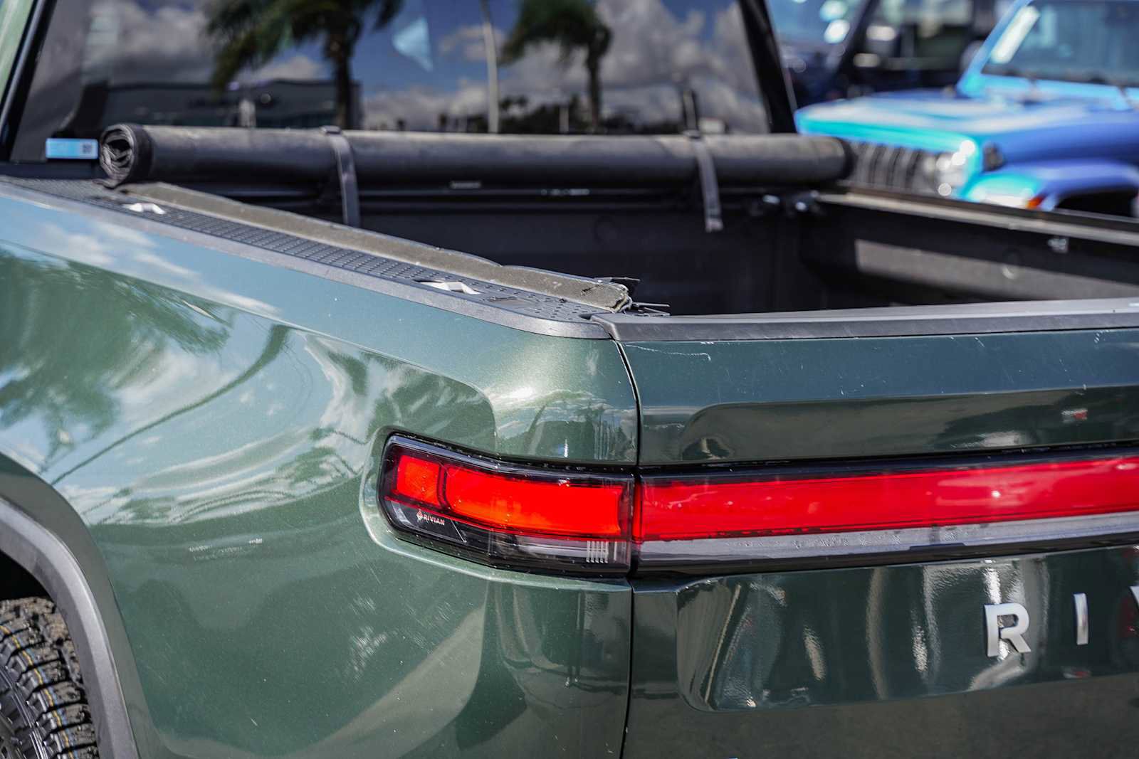 Used 2023 Rivian R1T Adventure image 7