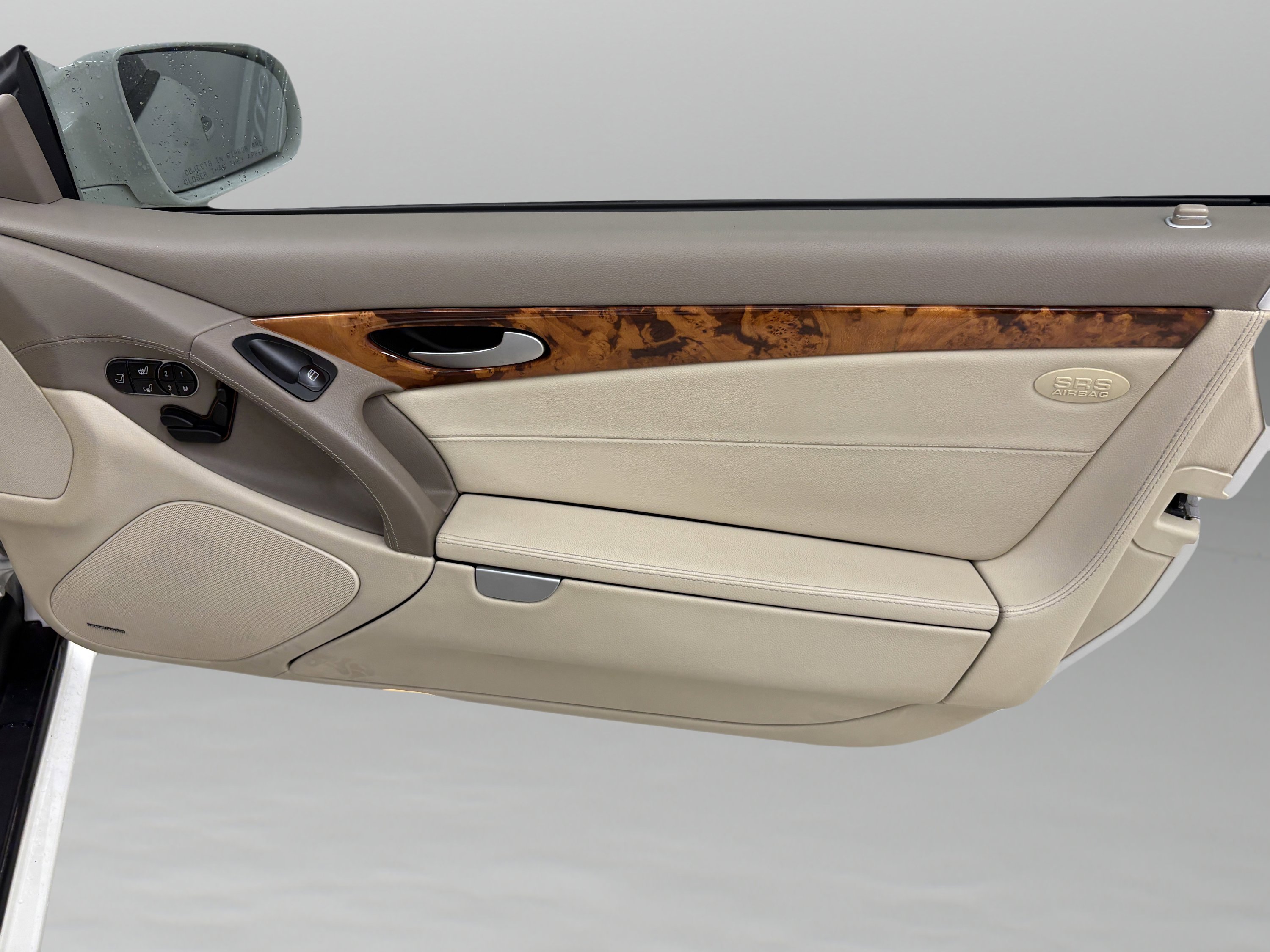 Used 2011 Mercedes-Benz SL 550 image 36