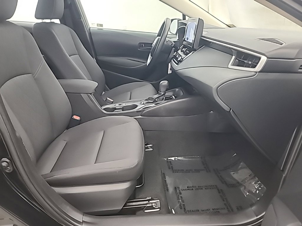Used 2025 Toyota Corolla LE FWD image 16