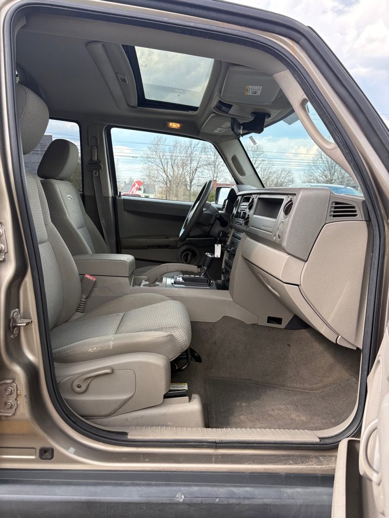 Used 2006 Jeep Commander 4WD image 11