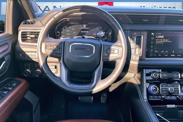 Used 2024 GMC Yukon XL Denali Ultimate image 8