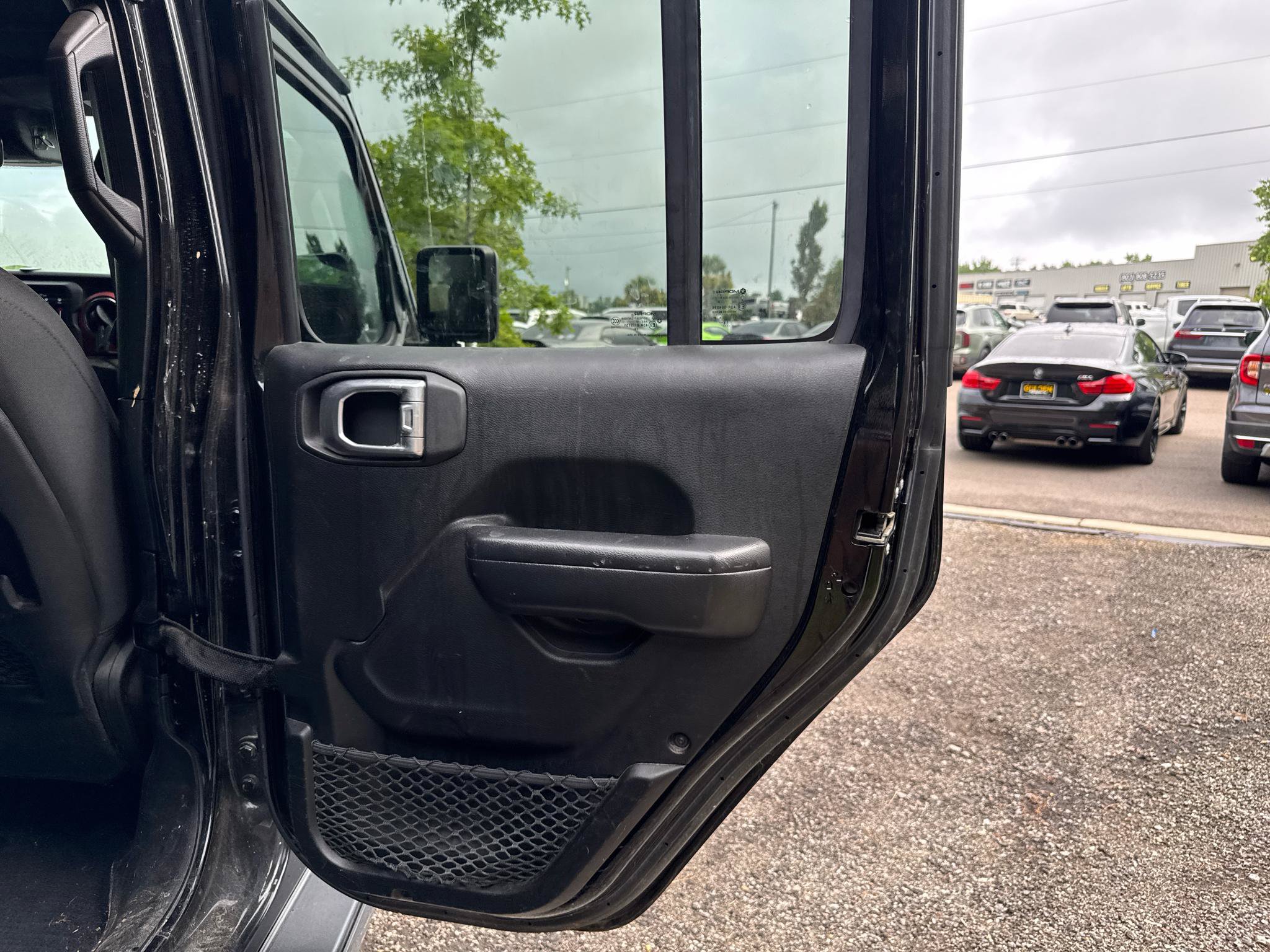 Used 2019 Jeep Wrangler Unlimited Rubicon AWD/4WD image 24