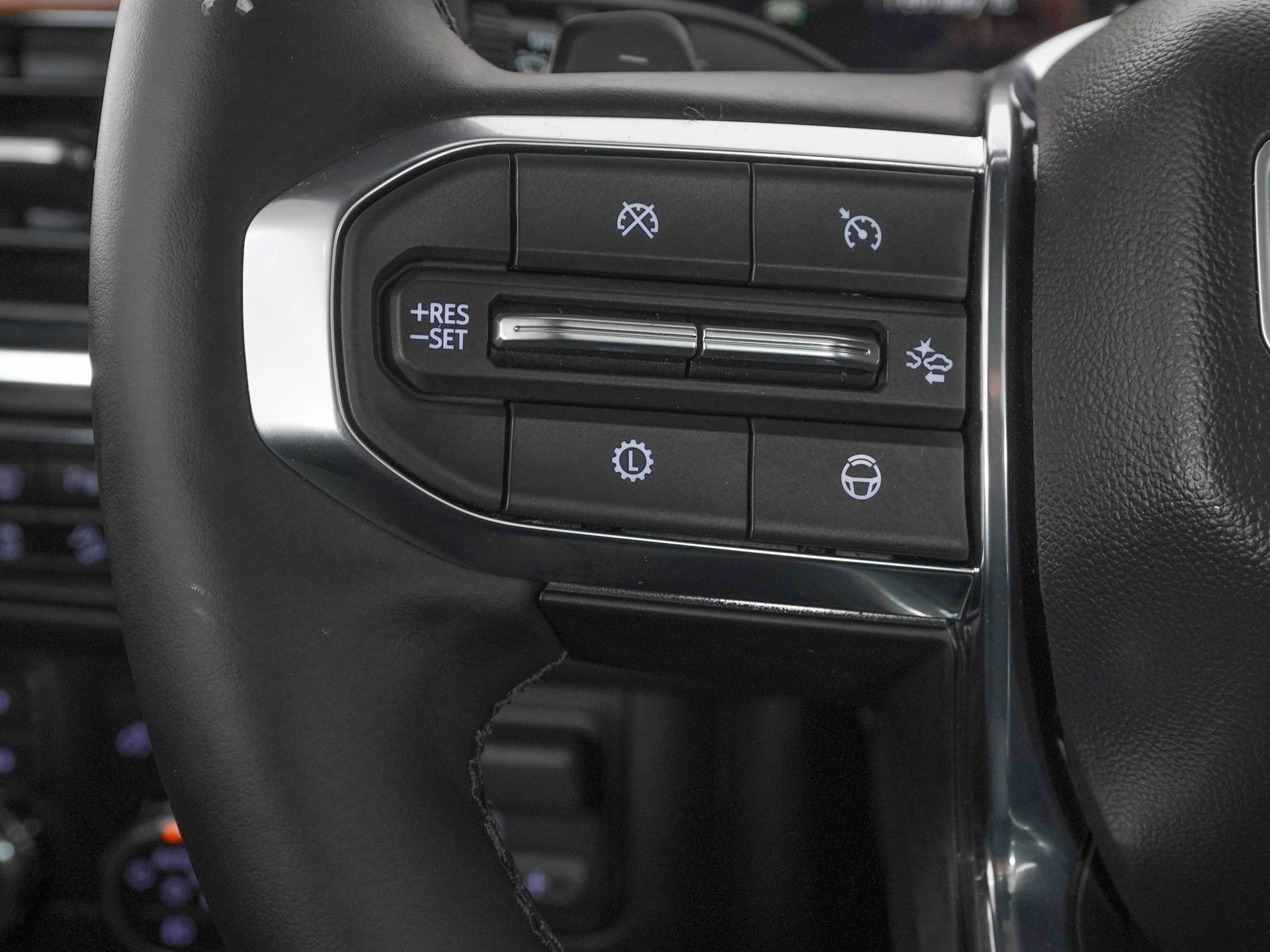 Used 2026 GMC Yukon Denali w/ Advanced Technology Package image 23