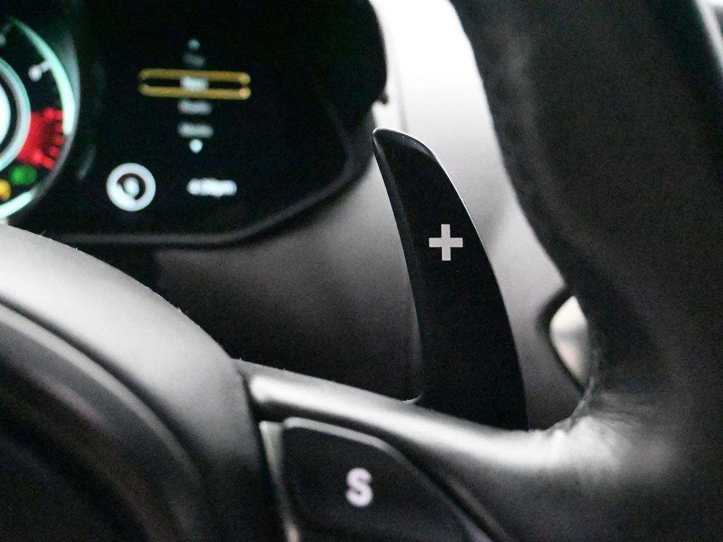 Used 2019 Aston Martin V8 Vantage Coupe image 22