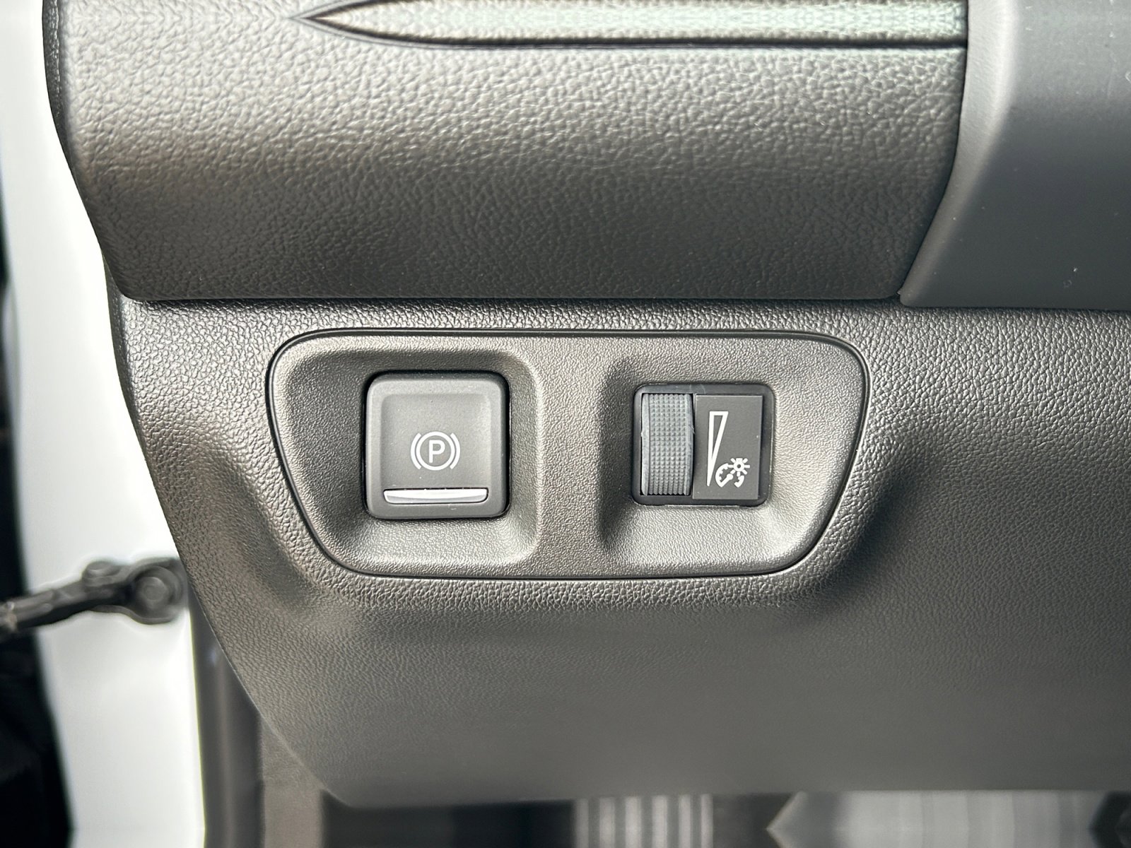 Used 2020 GMC Acadia AT4 image 26