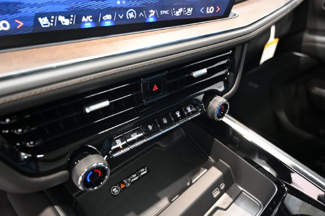 New 2026 Chevrolet Tahoe High Country AWD/4WD image 21