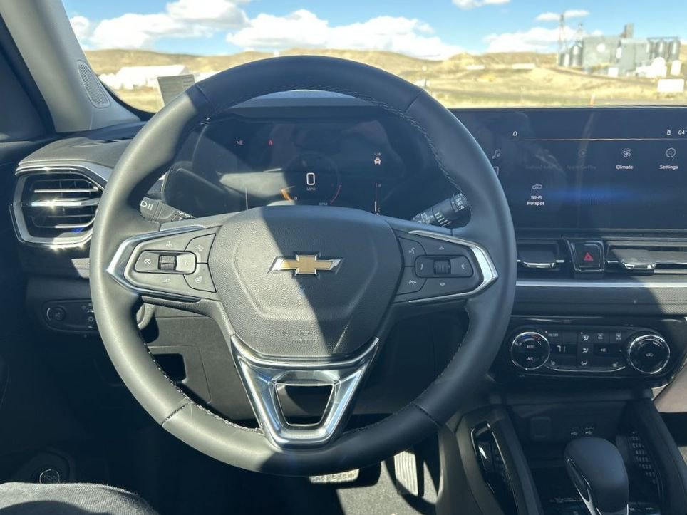 New 2025 Chevrolet TrailBlazer LT w/ Convenience Package AWD/4WD image 16