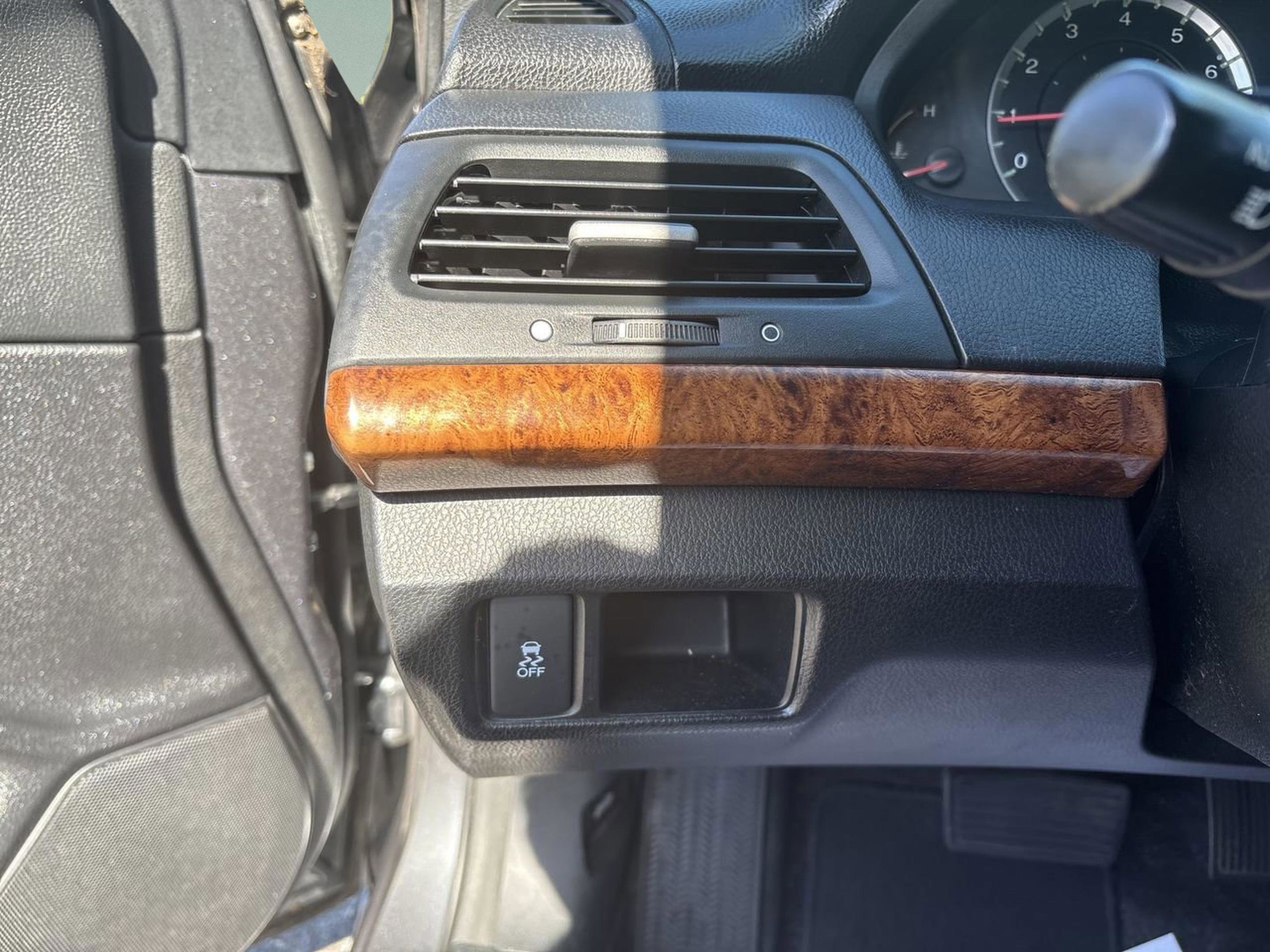 Used 2012 Honda Accord EX-L image 14