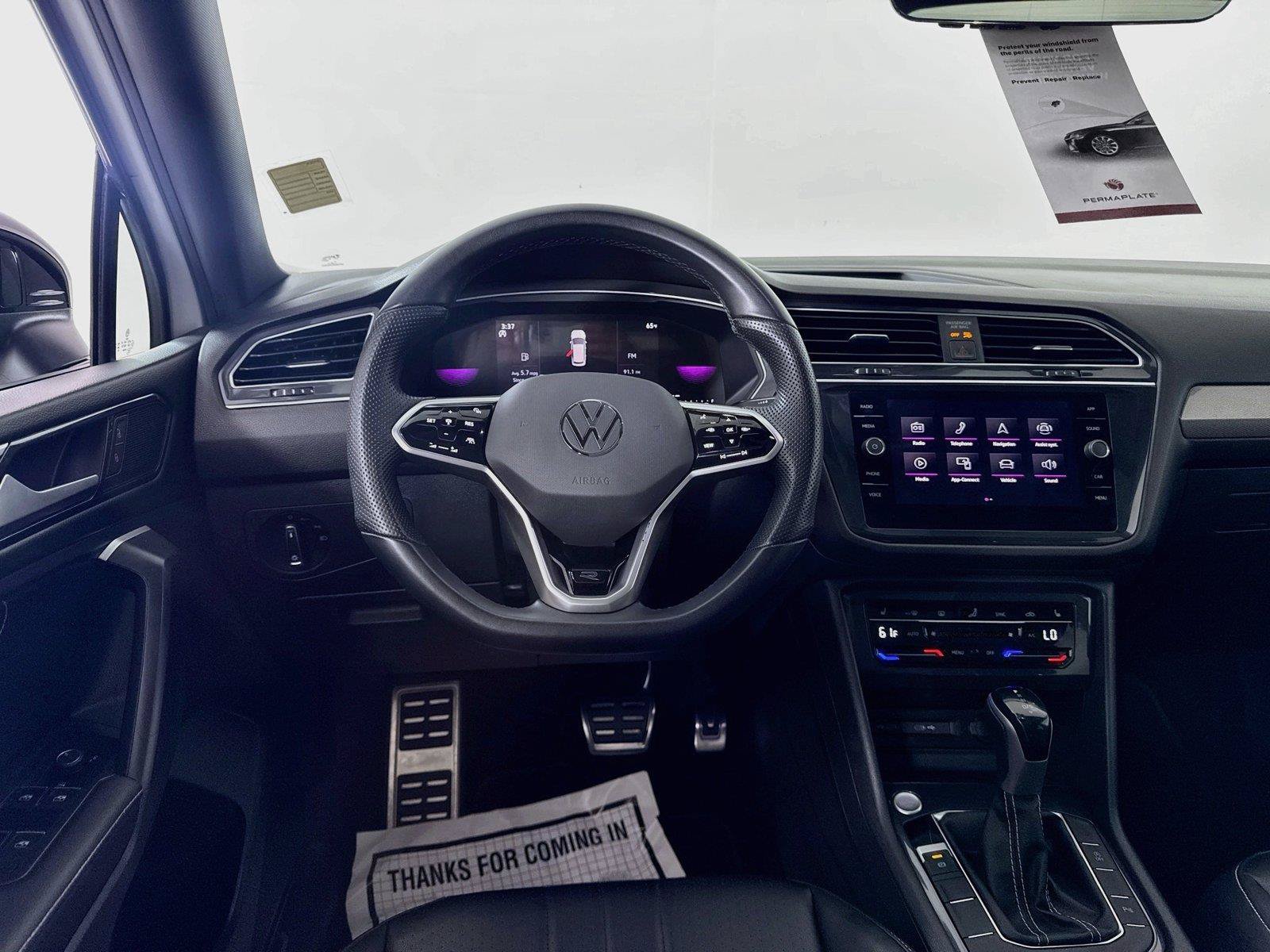 Certified 2023 Volkswagen Tiguan SE R-Line FWD image 22