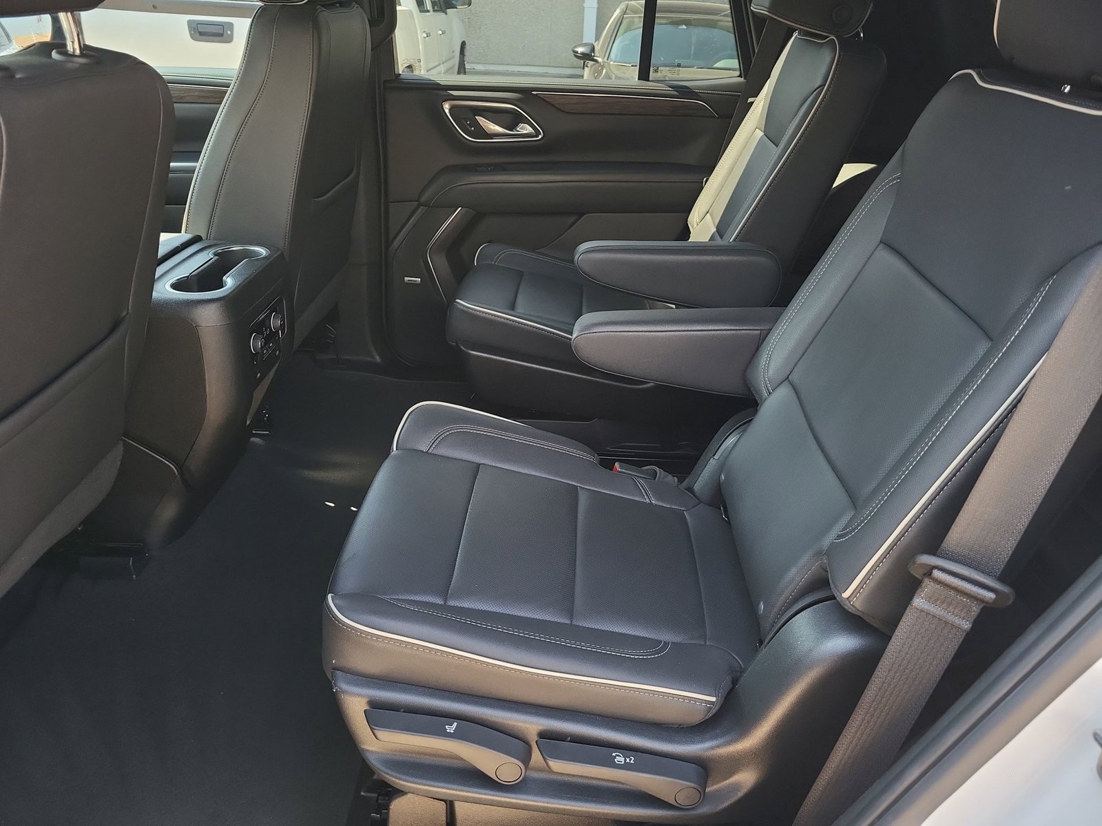 Used 2024 Chevrolet Tahoe Premier RWD image 24