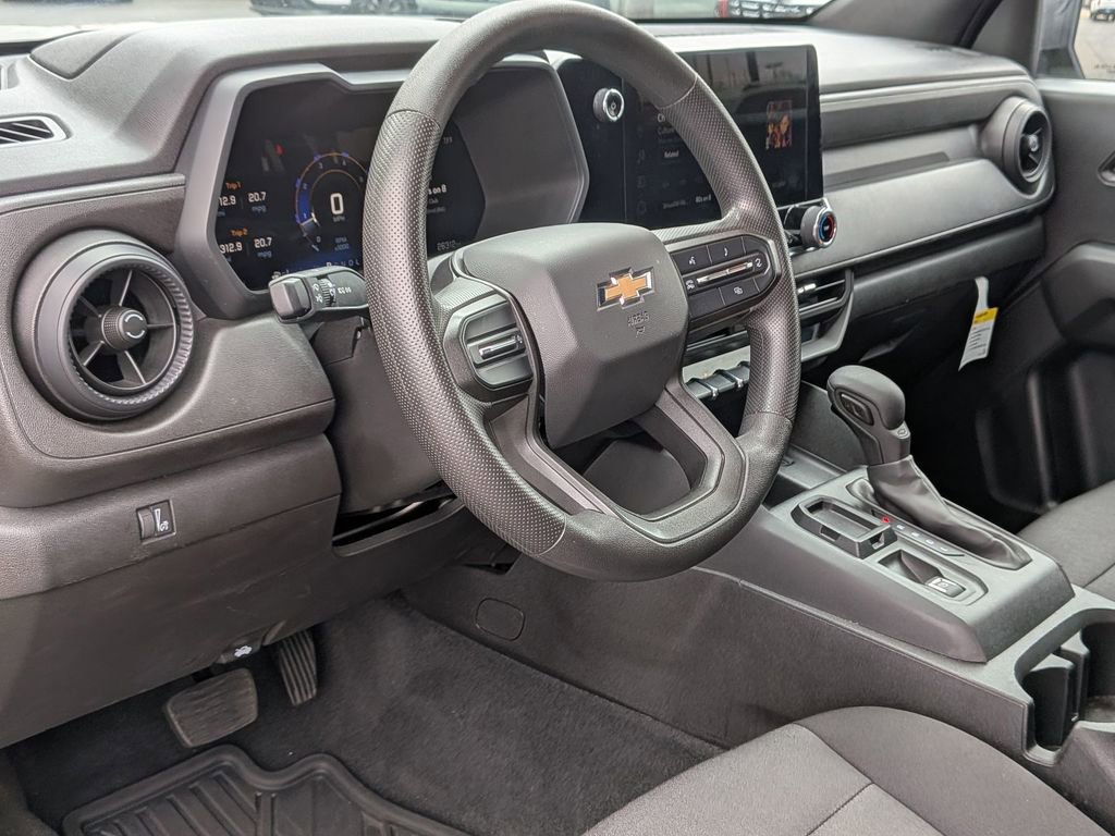 Used 2024 Chevrolet Colorado W/T image 18