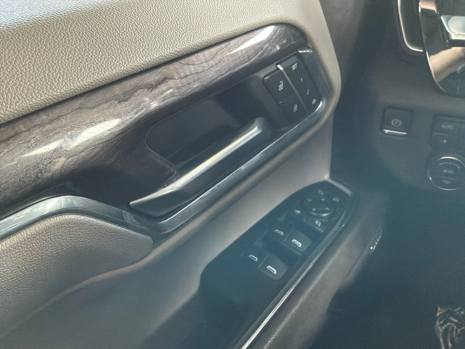 Used 2023 Chevrolet Silverado 1500 LTZ w/ Z71 Off-Road Package AWD/4WD image 16