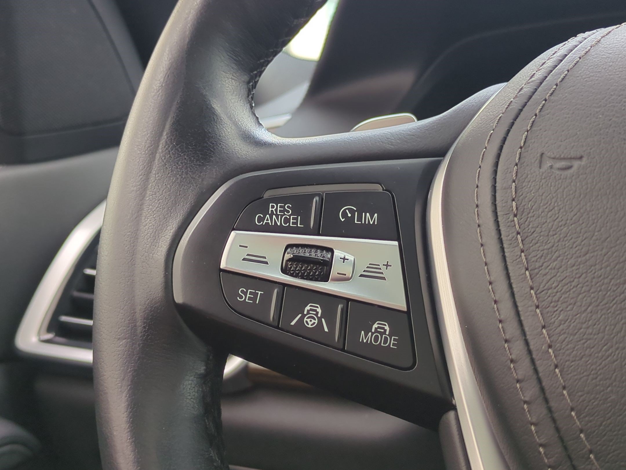 Used 2020 BMW X5 sDrive40i w/ Premium Package RWD image 19