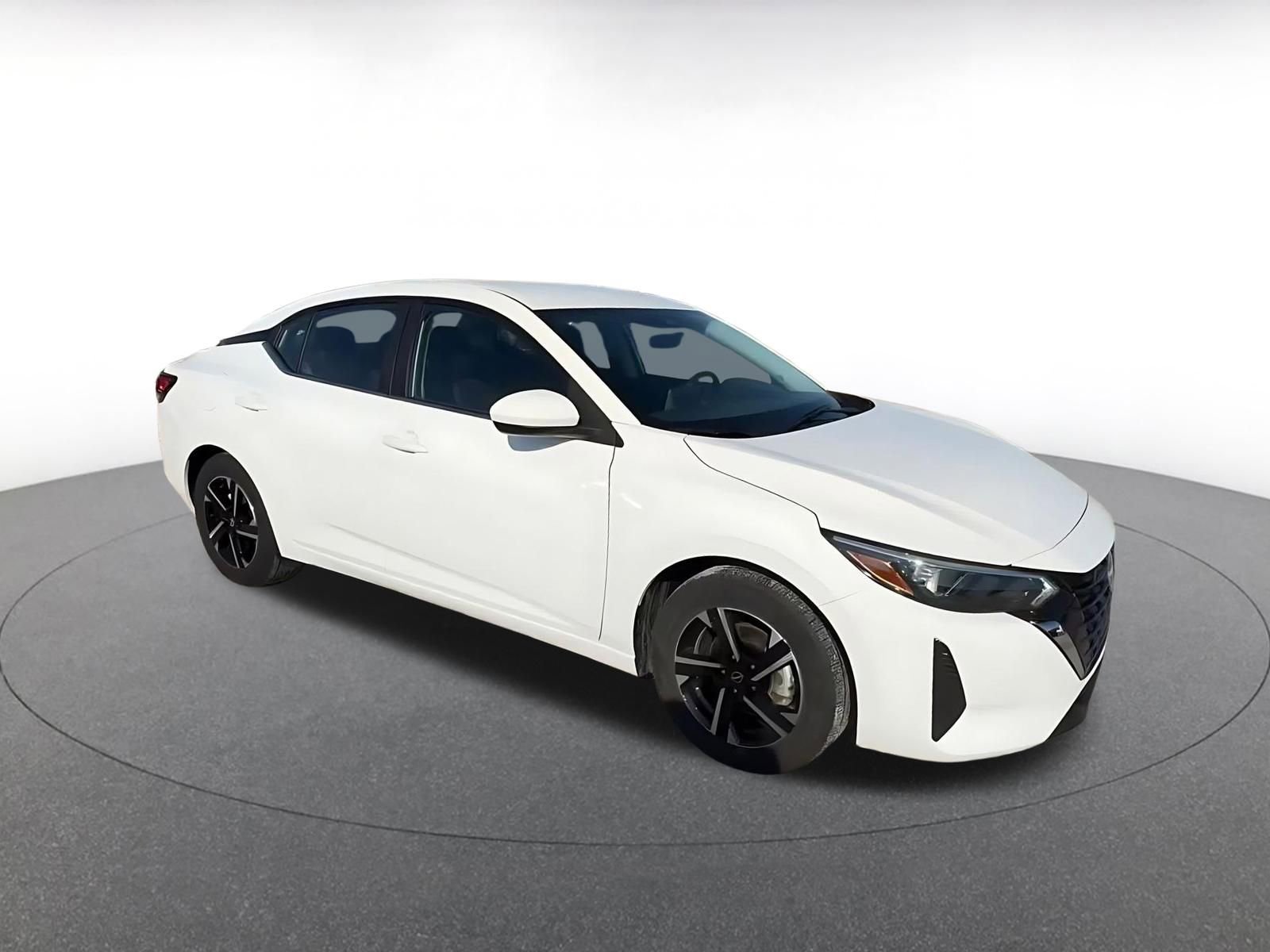 Used 2025 Nissan Sentra SV image 2