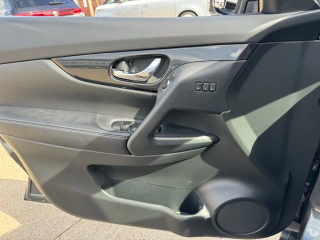 Used 2020 Nissan Rogue SL AWD/4WD image 18