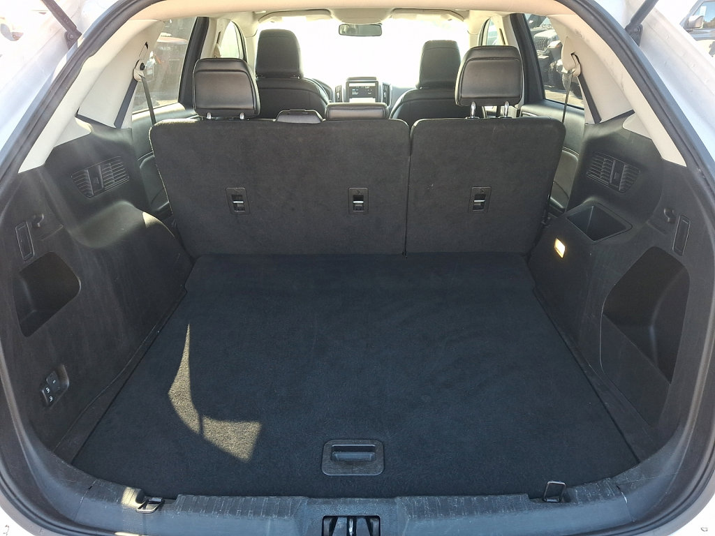 Used 2023 Ford Edge SEL image 18