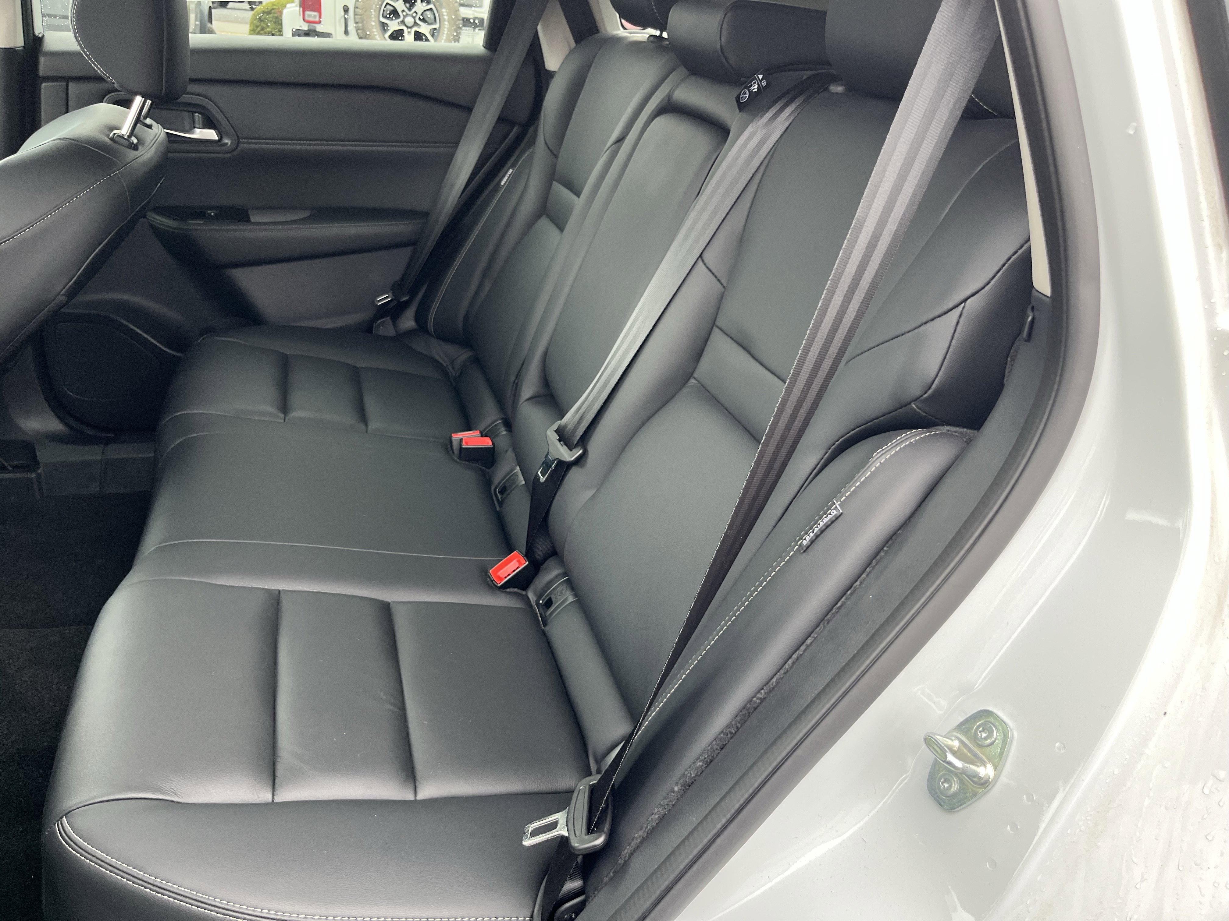 Used 2024 Nissan Rogue SL image 16