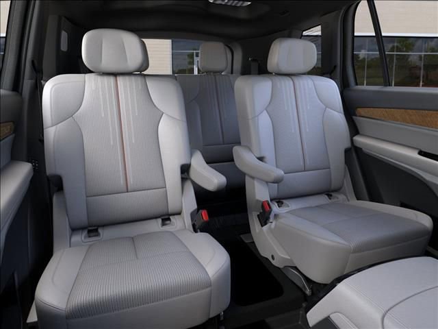 New 2026 Cadillac Vistiq Sport w/ LPO, Floor Liner Package AWD/4WD image 17