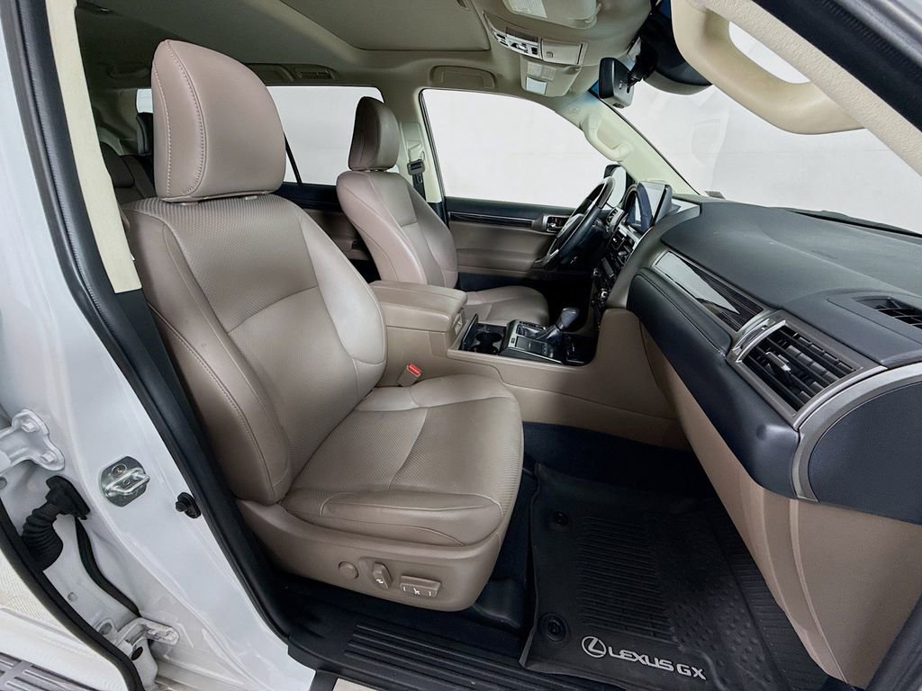 Used 2023 Lexus GX 460 Luxury image 30