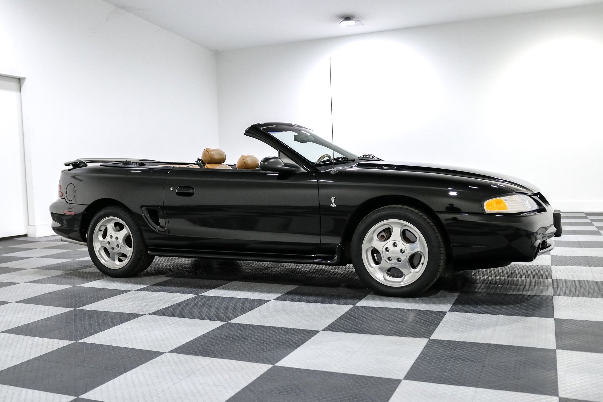 Used 1995 Ford Mustang GT RWD image 12