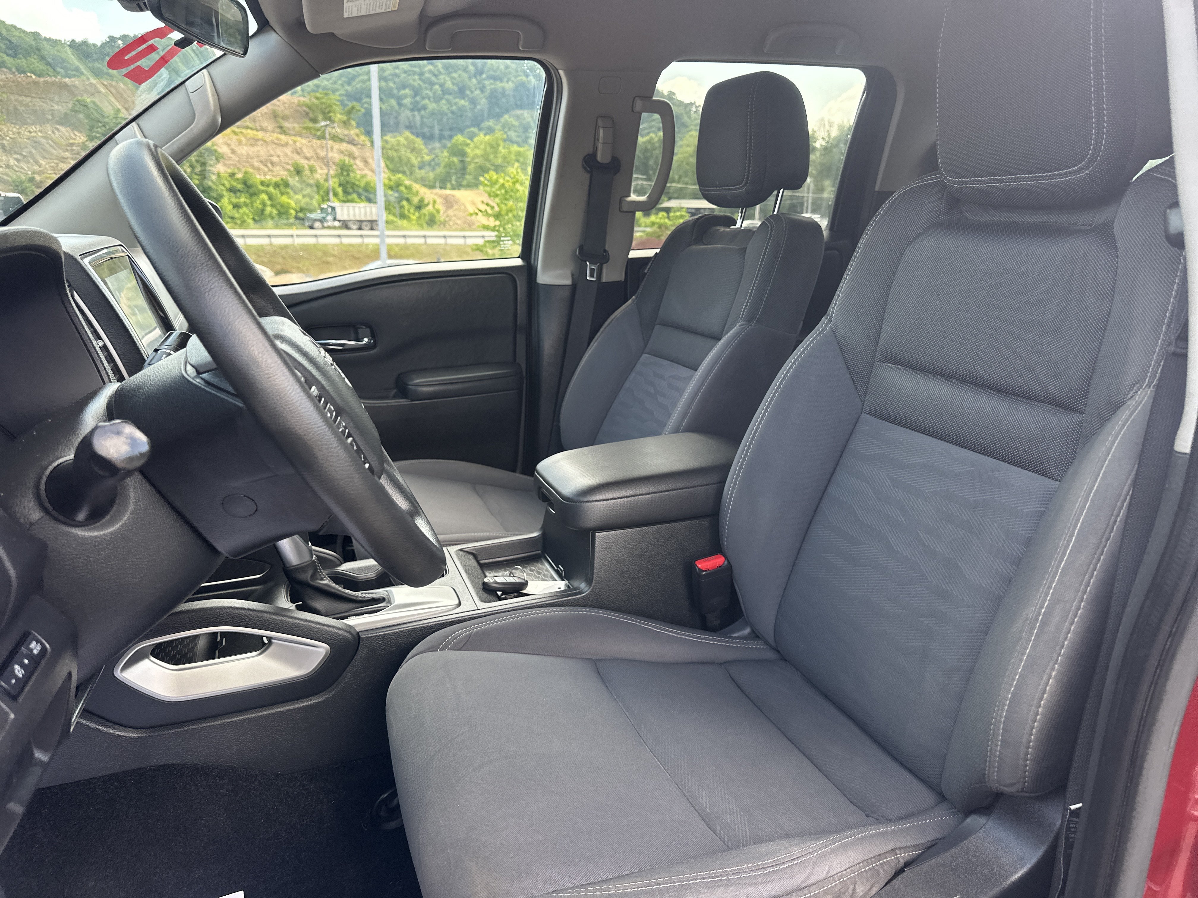 Used 2023 Nissan Frontier SV w/ Technology Package AWD/4WD image 22
