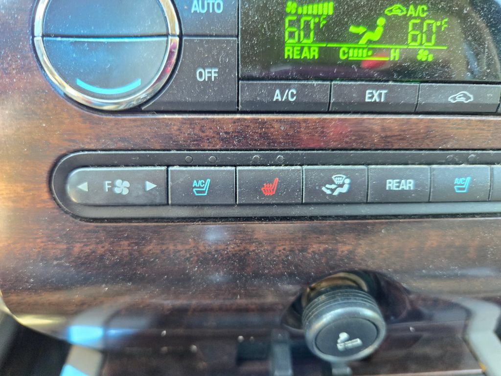 Used 2013 Ford Expedition XLT RWD image 18