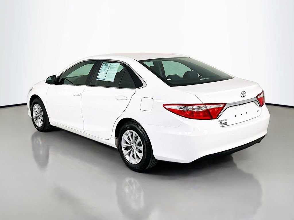 Used 2015 Toyota Camry LE FWD image 5