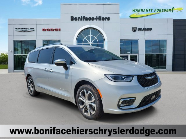 New 2026 Chrysler Pacifica Pinnacle w/ Trailer Tow Group AWD/4WD image 1