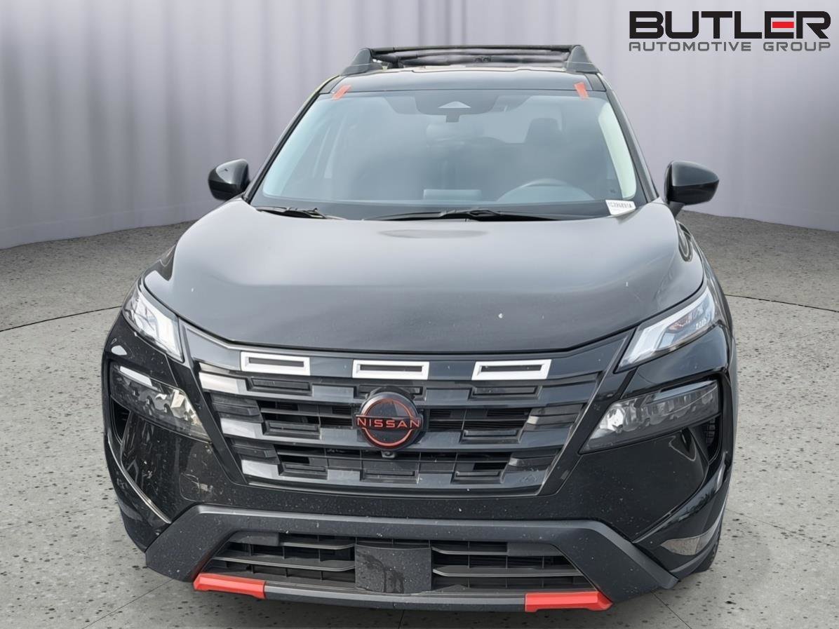 Used 2025 Nissan Rogue SV AWD/4WD image 4