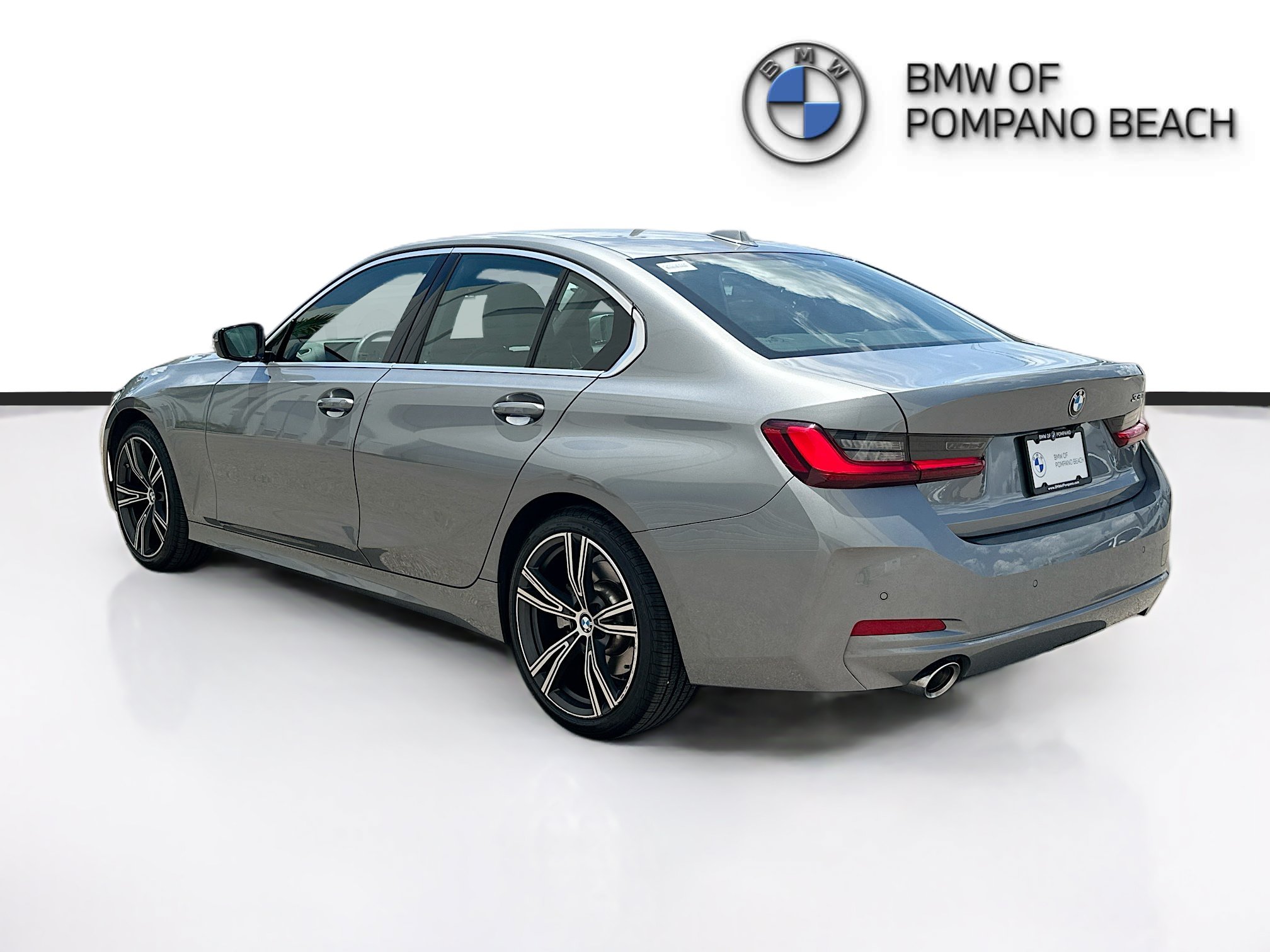 Used 2024 BMW 330i Sedan w/ Premium Package RWD image 5