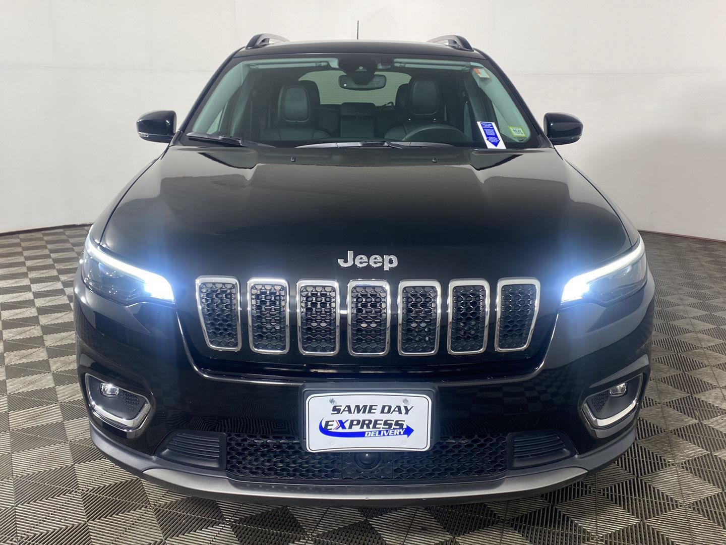 Used 2022 Jeep Cherokee Limited AWD/4WD image 3